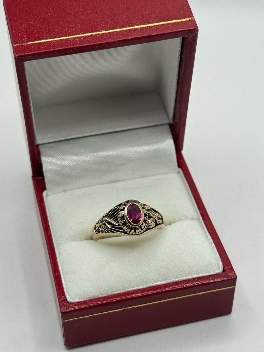 Vintage 1989 Class Ring 10k gold with ruby Stone size 6.8 | 4.12 grams